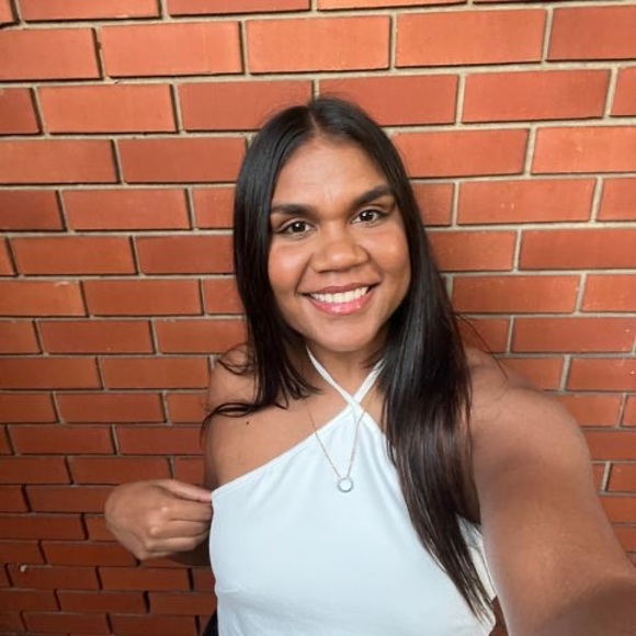 Meet your Posher, Janet - Picture 1 of 1